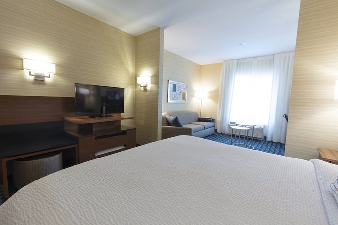 Imagen de la habitación del Hotel Fairfield Inn and Suites By Marriott Atlanta Woodstock. Foto 16