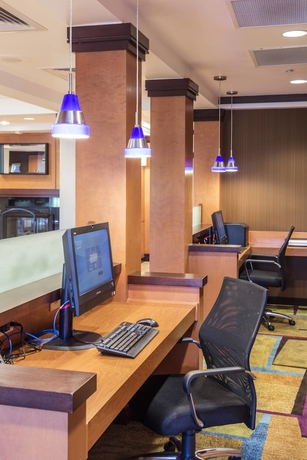 Imagen de los interiores del Hotel Fairfield Inn and Suites By Marriott Auburn Opelika. Foto 18