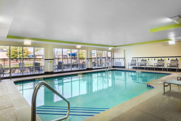 Imagen de la piscina del Hotel Fairfield Inn and Suites By Marriott Augusta Fort Gordon Area. Foto 20