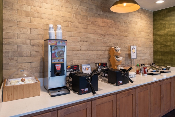 Imagen del bar/restaurante del Hotel Fairfield Inn and Suites By Marriott Bakersfield Central. Foto 6