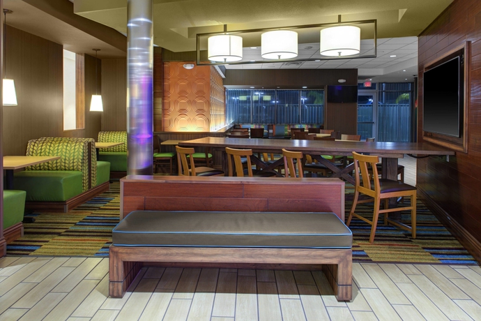 Imagen del bar/restaurante del Hotel Fairfield Inn and Suites By Marriott Bakersfield North/airport. Foto 5