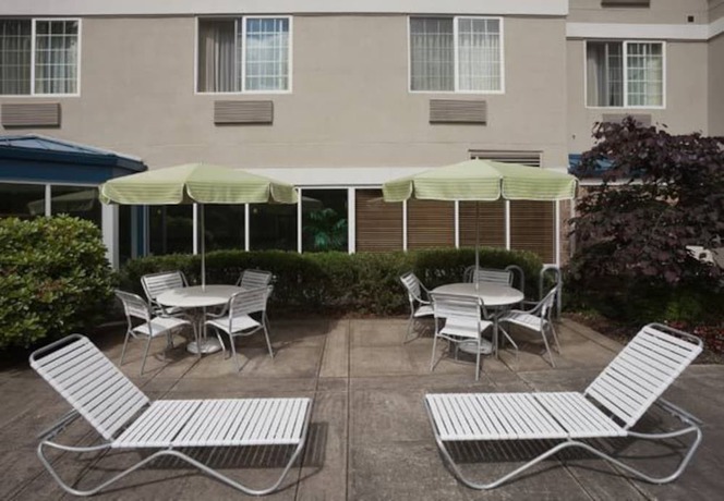 Imagen de los exteriores del Hotel Fairfield Inn and Suites By Marriott Beaverton. Foto 7
