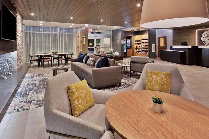 Imagen de los interiores del Hotel Fairfield Inn and Suites By Marriott Birmingham Colonnade. Foto 18