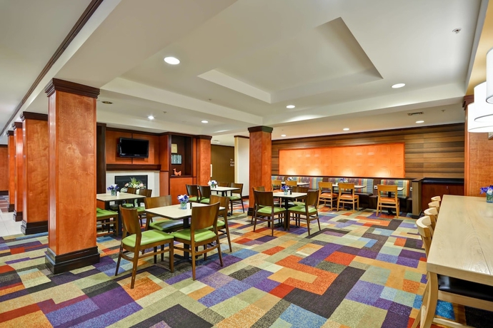 Imagen del bar/restaurante del Hotel Fairfield Inn and Suites By Marriott Birmingham Fultondale/i65. Foto 4