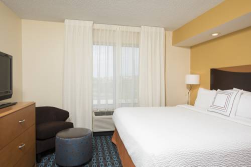 Imagen de la habitación del Hotel Fairfield Inn and Suites By Marriott Bloomington, Bloomington. Foto 5