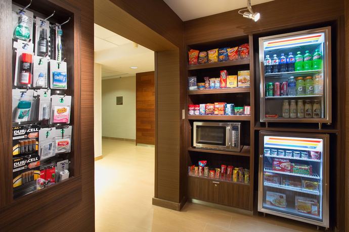 Imagen de los interiores del Hotel Fairfield Inn and Suites By Marriott Boston Milford. Foto 15