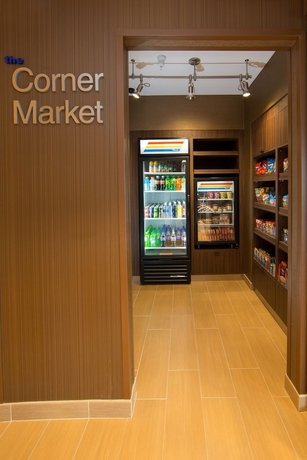 Imagen de los interiores del Hotel Fairfield Inn and Suites By Marriott Burlington. Foto 15