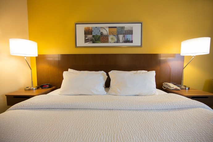 Imagen de la habitación del Hotel Fairfield Inn and Suites By Marriott Burlington. Foto 11