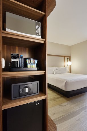 Imagen de la habitación del Hotel Fairfield Inn and Suites By Marriott Cancun Airport. Foto 3