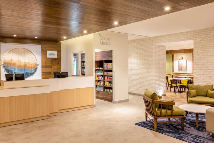 Imagen de los interiores del Hotel Fairfield Inn and Suites By Marriott Cancun Downtown. Foto 11