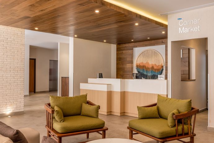 Imagen de los interiores del Hotel Fairfield Inn and Suites By Marriott Cancun Downtown. Foto 13