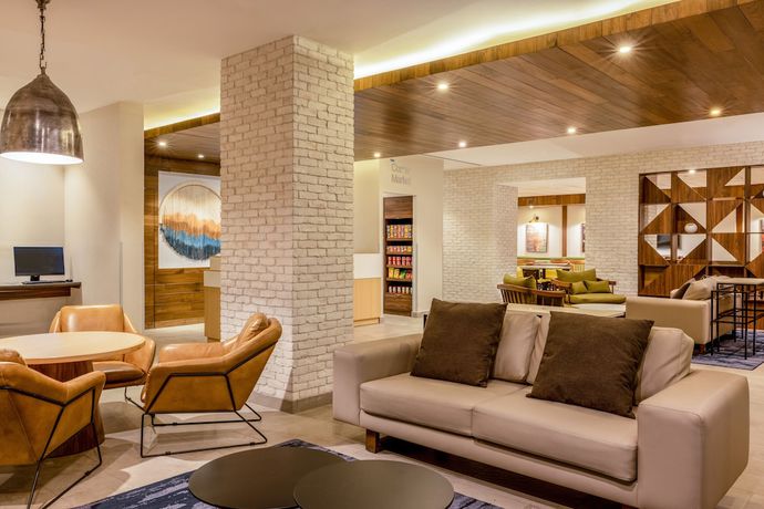 Imagen de los interiores del Hotel Fairfield Inn and Suites By Marriott Cancun Downtown. Foto 14