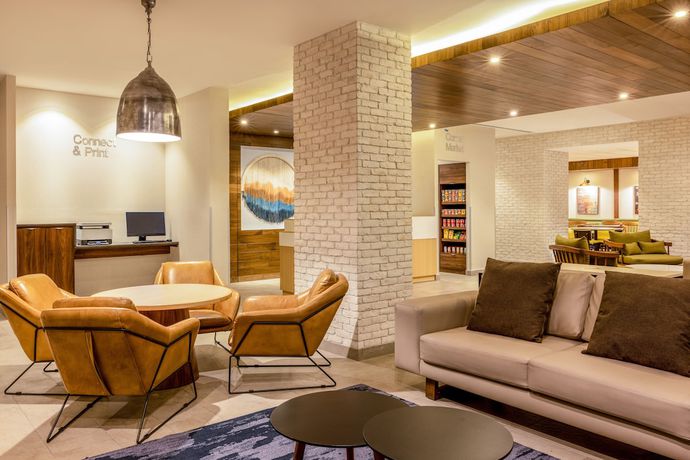 Imagen de los interiores del Hotel Fairfield Inn and Suites By Marriott Cancun Downtown. Foto 20