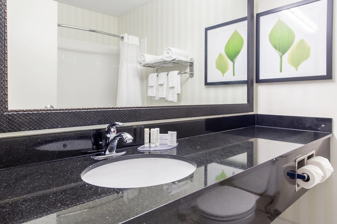 Imagen de la habitación del Hotel Fairfield Inn and Suites By Marriott Canton, North Canton. Foto 11