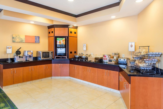 Imagen del bar/restaurante del Hotel Fairfield Inn and Suites By Marriott Canton, North Canton. Foto 2