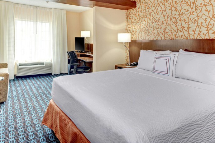 Imagen de la habitación del Hotel Fairfield Inn and Suites By Marriott Cape Cod Hyannis. Foto 8