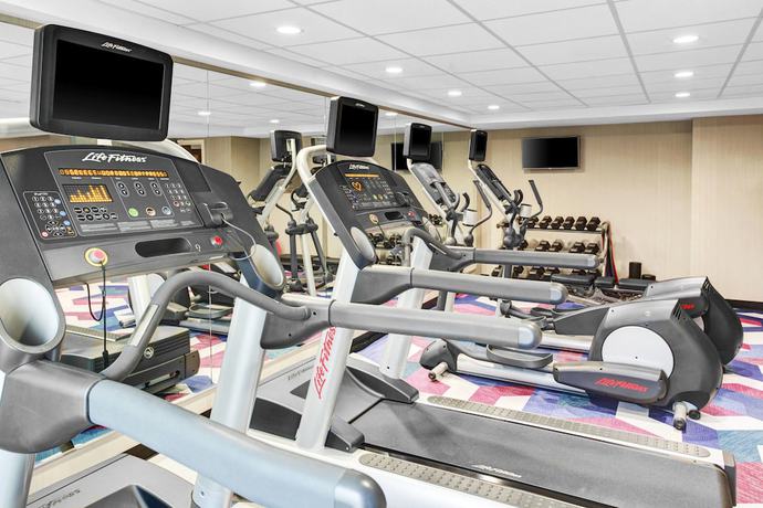 Imagen de los interiores del Hotel Fairfield Inn and Suites By Marriott Cape Cod Hyannis. Foto 15