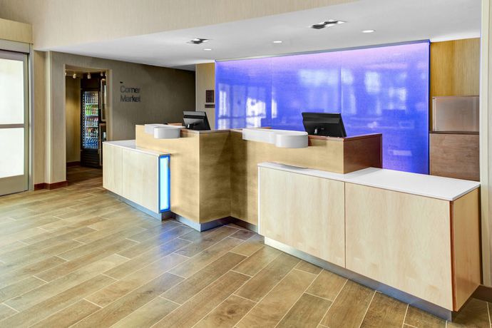 Imagen de los interiores del Hotel Fairfield Inn and Suites By Marriott Cape Cod Hyannis. Foto 18