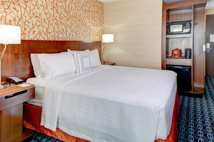 Imagen de la habitación del Hotel Fairfield Inn and Suites By Marriott Cape Cod Hyannis. Foto 12