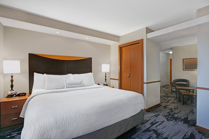 Imagen de la habitación del Hotel Fairfield Inn and Suites By Marriott Carlsbad. Foto 6