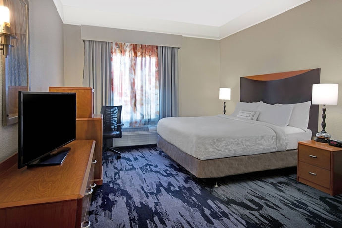 Imagen de la habitación del Hotel Fairfield Inn and Suites By Marriott Carlsbad. Foto 13