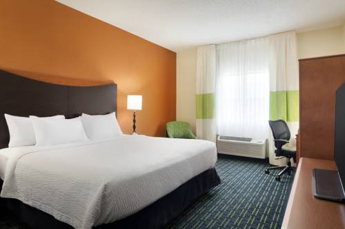 Imagen de la habitación del Hotel Fairfield Inn and Suites By Marriott Champaign. Foto 5