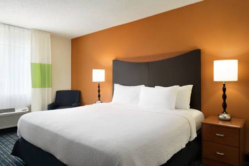 Imagen de la habitación del Hotel Fairfield Inn and Suites By Marriott Champaign. Foto 10