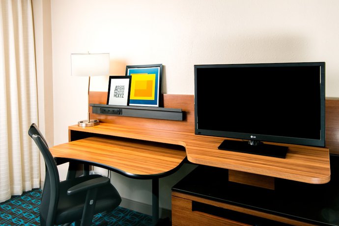 Imagen de la habitación del Hotel Fairfield Inn and Suites By Marriott Charlotte Uptown. Foto 3