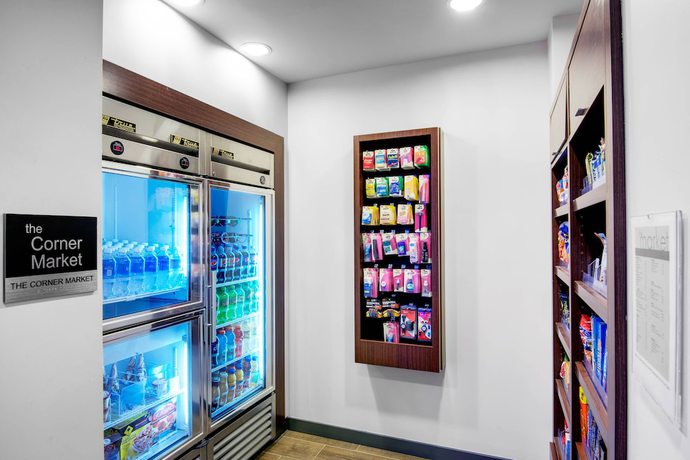 Imagen de los interiores del Hotel Fairfield Inn and Suites By Marriott Charlotte Uptown. Foto 18