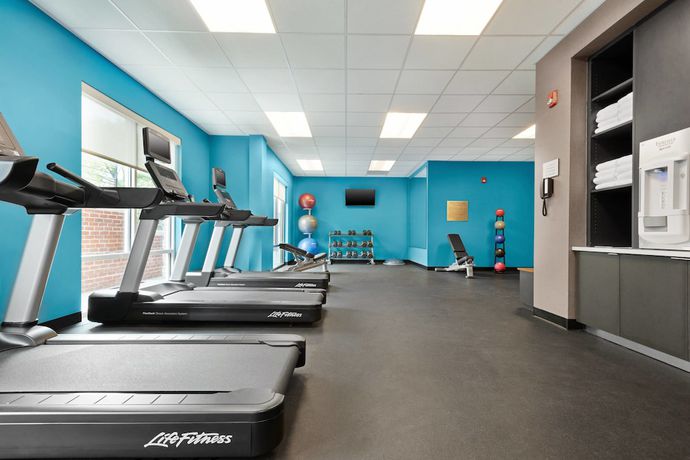 Imagen de los interiores del Hotel Fairfield Inn and Suites By Marriott Charlottesville Downtown/university Area. Foto 11