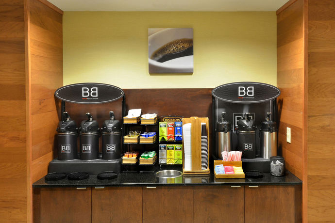 Imagen de los interiores del Hotel Fairfield Inn and Suites By Marriott Charlottesville North. Foto 11