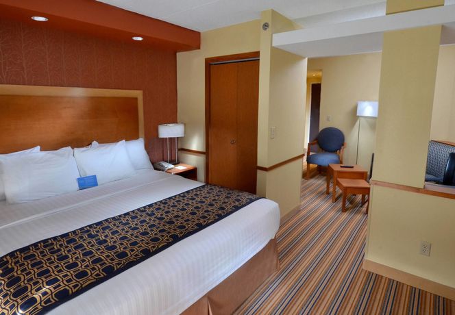 Imagen de los interiores del Hotel Fairfield Inn and Suites By Marriott Charlottesville North. Foto 13