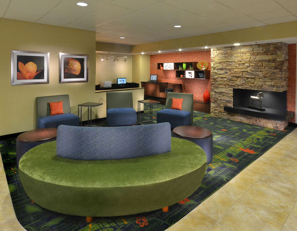 Imagen de los interiores del Hotel Fairfield Inn and Suites By Marriott Charlottesville North. Foto 16