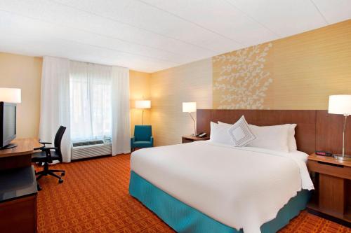 Imagen de la habitación del Hotel Fairfield Inn and Suites By Marriott Chicago Midway Airport. Foto 16