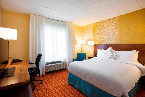 Imagen de la habitación del Hotel Fairfield Inn and Suites By Marriott Chicago Midway Airport. Foto 18