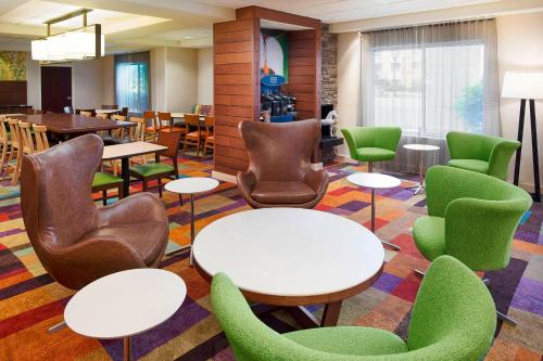 Imagen general del Hotel Fairfield Inn and Suites By Marriott Chicago Midway Airport. Foto 2