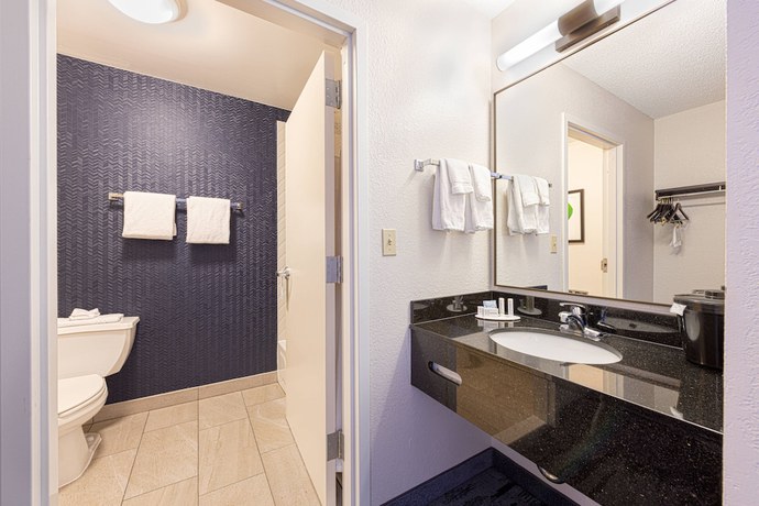 Imagen de la habitación del Hotel Fairfield Inn and Suites By Marriott Chicago Naperville. Foto 10