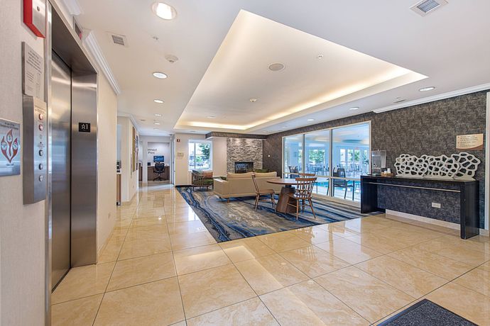 Imagen de los interiores del Hotel Fairfield Inn and Suites By Marriott Chicago Naperville. Foto 15