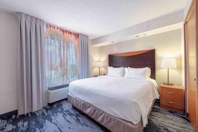 Imagen de la habitación del Hotel Fairfield Inn and Suites By Marriott Chicago Naperville. Foto 13