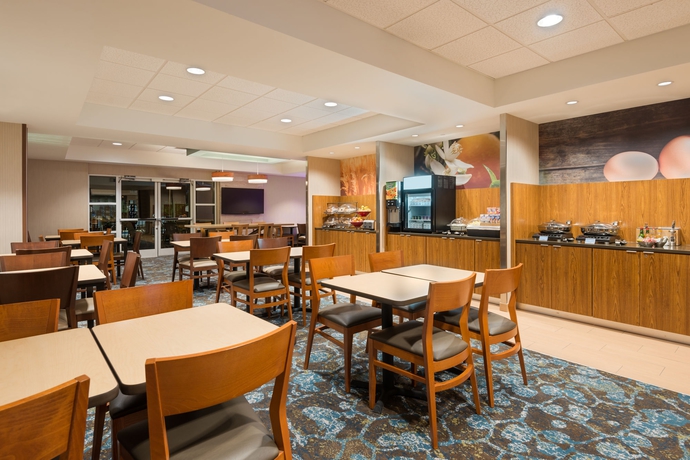 Imagen del bar/restaurante del Hotel Fairfield Inn and Suites By Marriott Clearwater. Foto 2