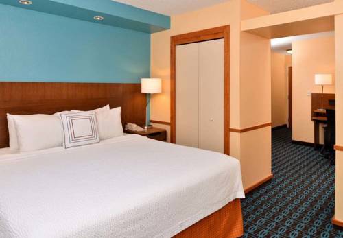 Imagen de la habitación del Hotel Fairfield Inn and Suites By Marriott Cleveland Avon. Foto 2