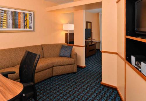 Imagen de la habitación del Hotel Fairfield Inn and Suites By Marriott Cleveland Avon. Foto 5