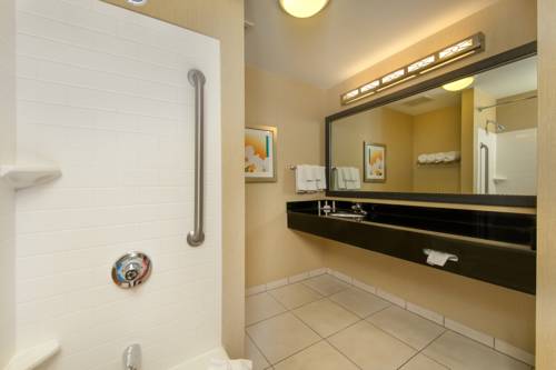Imagen de la habitación del Hotel Fairfield Inn and Suites By Marriott Cleveland. Foto 7