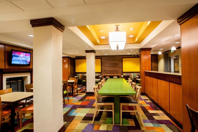 Imagen del bar/restaurante del Hotel Fairfield Inn and Suites By Marriott Clovis. Foto 4