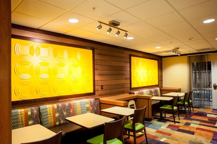 Imagen del bar/restaurante del Hotel Fairfield Inn and Suites By Marriott Clovis. Foto 6