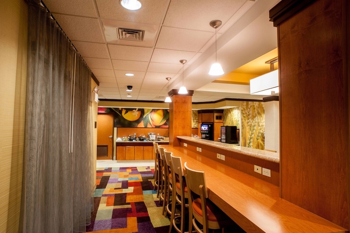 Imagen del bar/restaurante del Hotel Fairfield Inn and Suites By Marriott Clovis. Foto 8