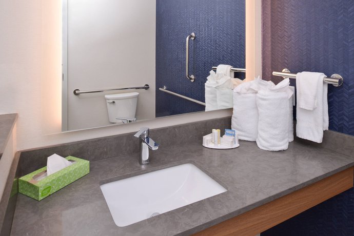 Imagen de la habitación del Hotel Fairfield Inn and Suites By Marriott Columbus Grove City. Foto 6