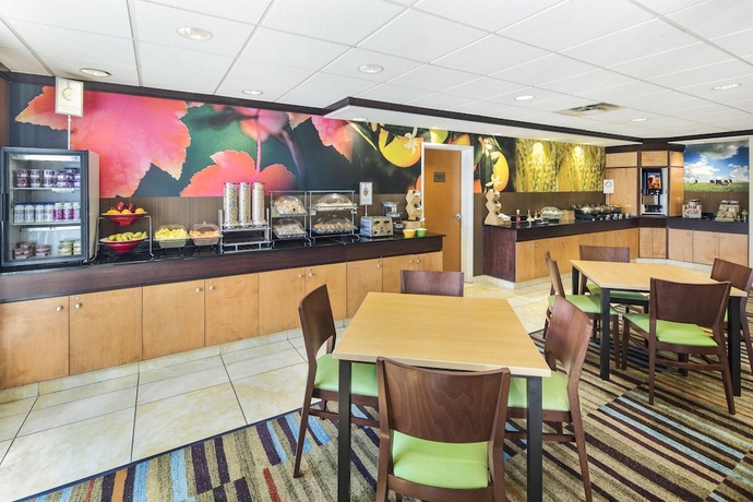 Imagen del bar/restaurante del Hotel Fairfield Inn and Suites By Marriott Conway. Foto 5