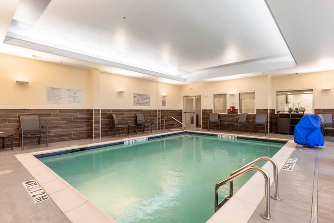 Imagen de la piscina del Hotel Fairfield Inn and Suites By Marriott Dallas Dfw Airport North/coppell Grapevine. Foto 20