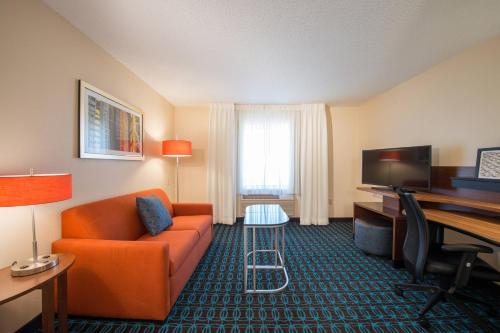 Imagen de la habitación del Hotel Fairfield Inn and Suites By Marriott Dallas Lewisville. Foto 19